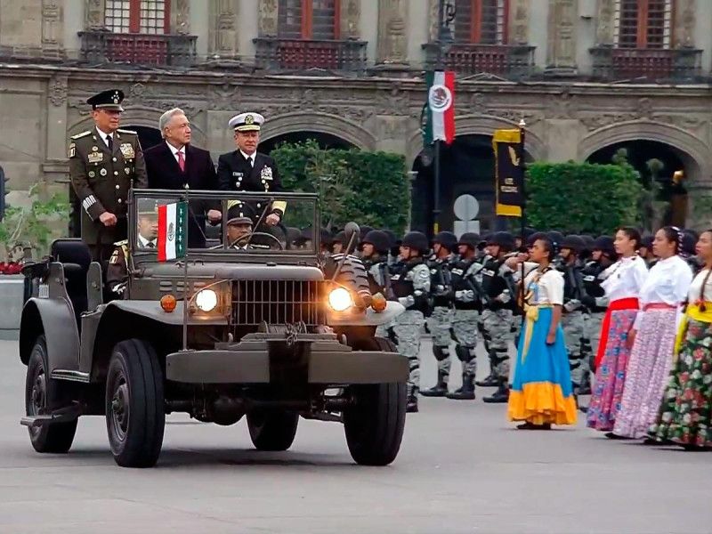 Obrador encabeza la conmemoración del 213 aniversario de la Independencia de México