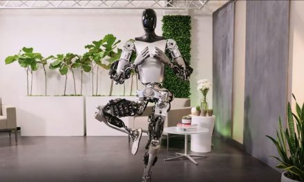 Aumentan las habilidad de Optimus; el robot de Tesla se asemeja cada vez más a los humanos