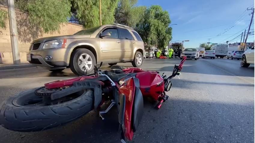 Saltillo: Motociclista embiste a peatón en calle Emilio Carranza