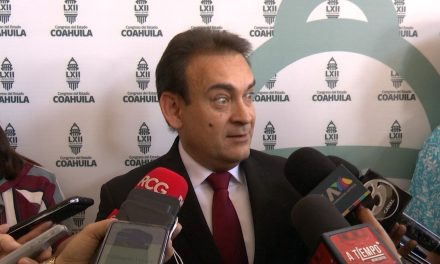 Buscarán prohibir contenido político en libros de texto, afirma Álvaro Moreira