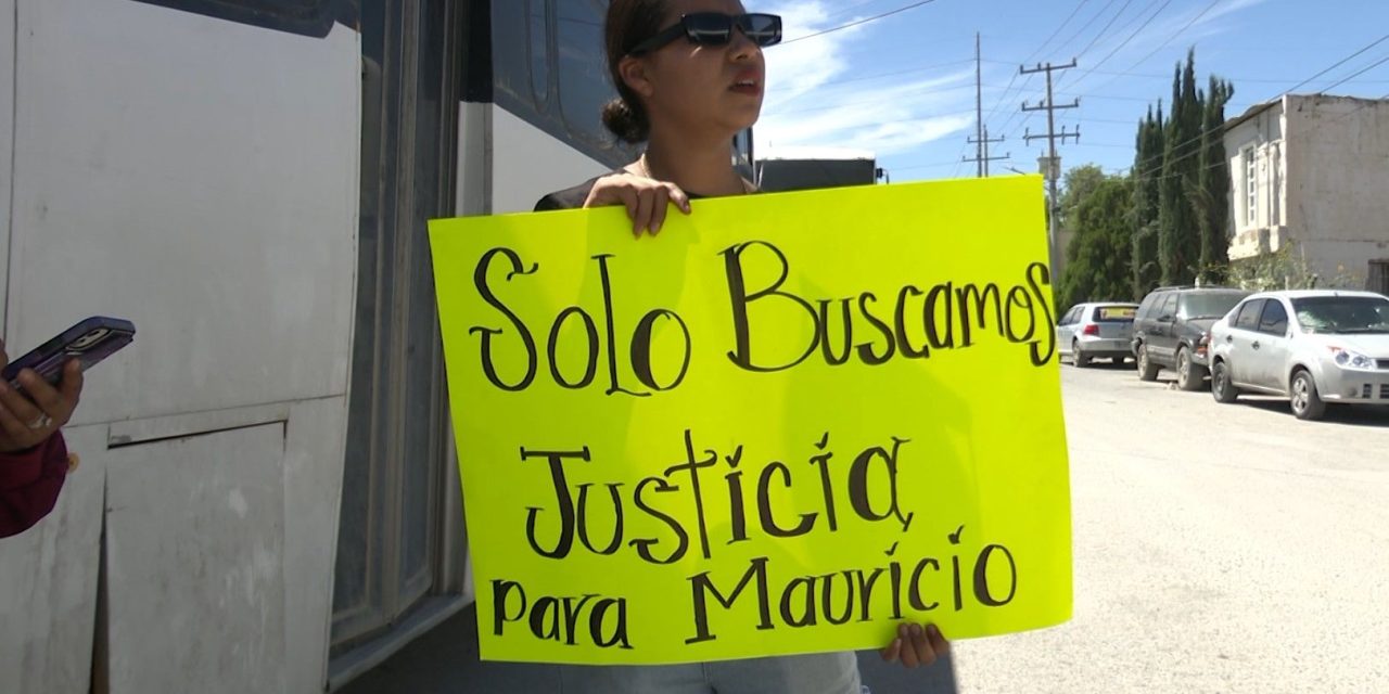 Protestan familiares y amigos por hombre que fue arroyado por un transporte de personal