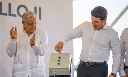 Samuel García evita hablar sobre la ‘simulación’ al inaugurar la presa ‘El Cuchillo’