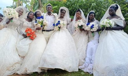 Curandero de Uganda se casa… ¡con 7 esposas!