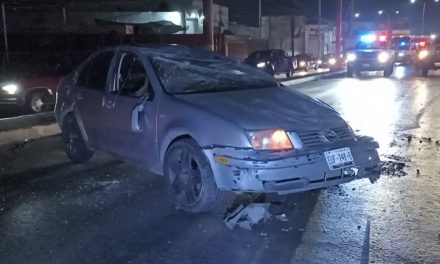 Saltillo: Termina volcado tras chocar patrulla; la unidad abanderada otro accidente