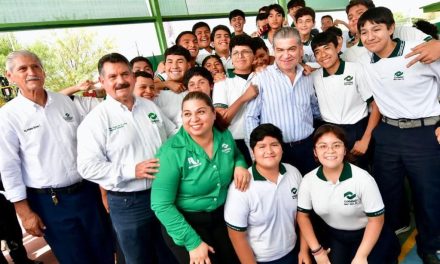 Equipa gobernador con computadoras a planteles del CONALEP