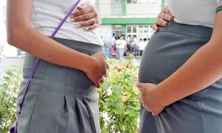 Buscan prevenir embarazos adolescentes en Acuña