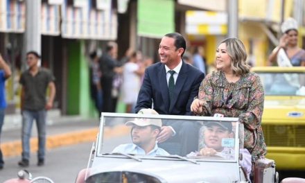 Celebran el Desfile de la Amistad en Acuña