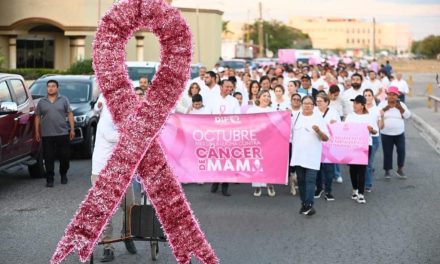 Caminan por la sensibilización del cáncer de mama