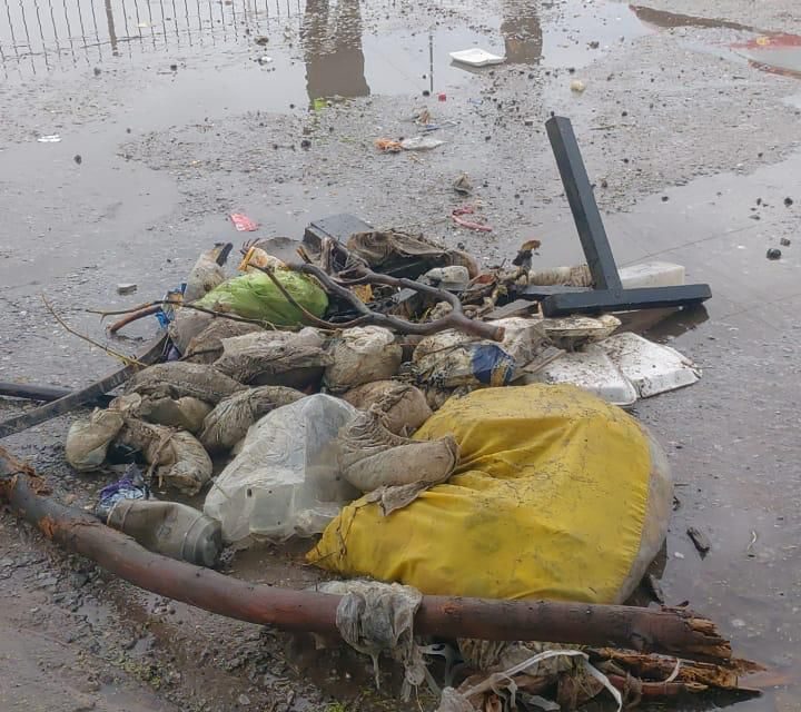 Retiran basura de alcantarillas para evitar inundaciones en Torreón