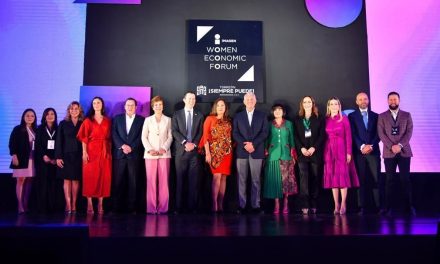 Inaugura Román Cepeda el Women Economic Forum Torreón 2023