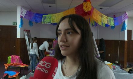 Altar de Muertos  es una forma de honrar a seres queridos que ya trascendieron