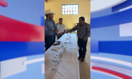 Dan certeza jurídica a familias del campo en Arteaga