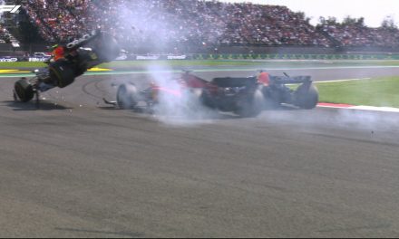 ‘Checo’ Pérez abandona el GP de México en la primera vuelta tras chocar con Leclerc