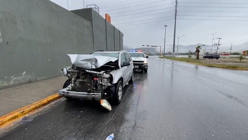 Se distrae y causa accidente al sur de Saltillo