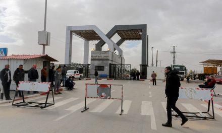 Israel autoriza el envío de ayuda humanitaria en Gaza desde Egipto