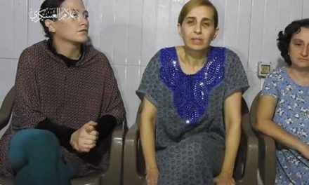 Tres mujeres rehenes aparecen en un video de Hamás y exigen a Netanyahu negociar