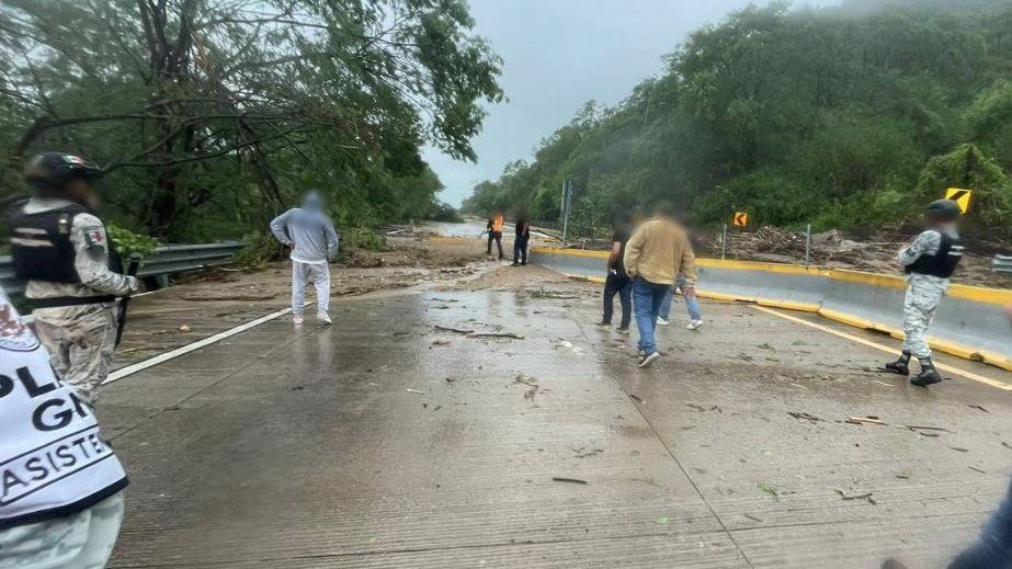 ‘Otis’ avanza sobre Guerrero mientras se debilita
