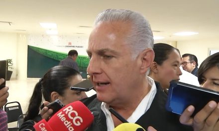 Inician trabajos emergentes de bacheo y limpieza en Torreón