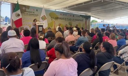 Da Miguel Riquelme banderazo al arranque de una nueva plaza pública para Nava, Coahuila