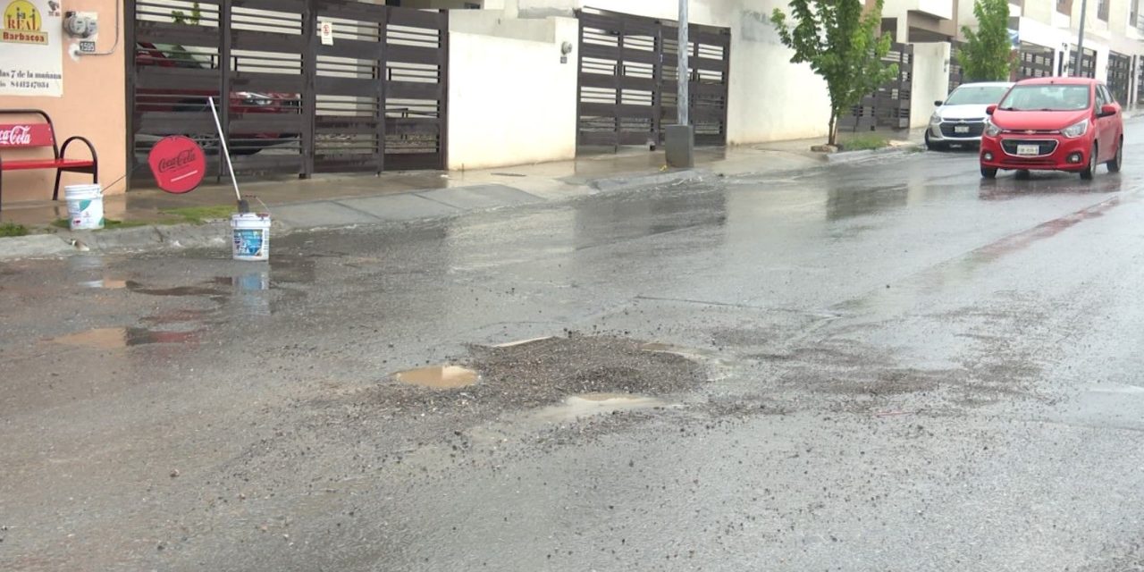 Saltillo: Se desprende pavimento en la colonia La Estrella 2