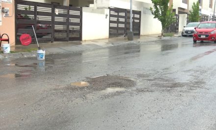 Saltillo: Se desprende pavimento en la colonia La Estrella 2