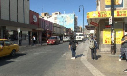 Semáforos siguen siendo ignorados en el centro de Saltillo
