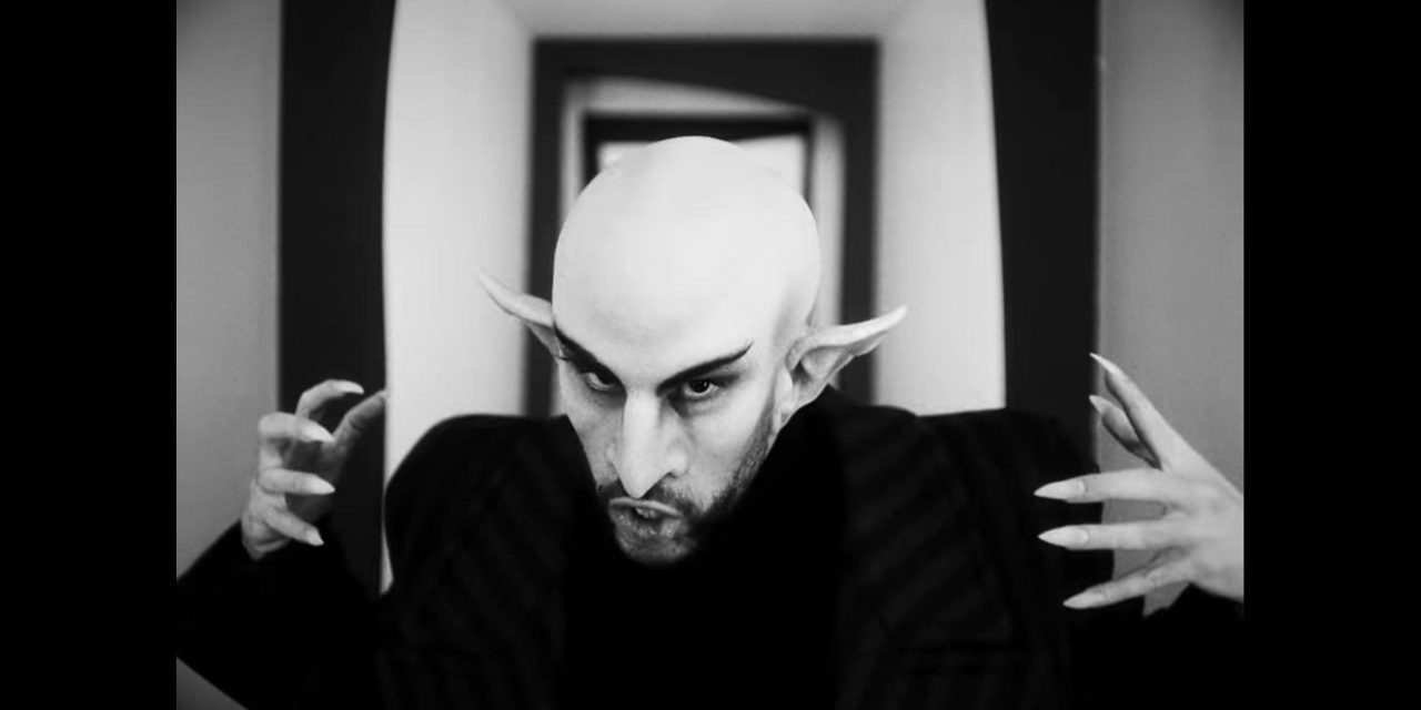 Bad Bunny se convierte en Nosferatu en su nuevo video ‘Baticano’