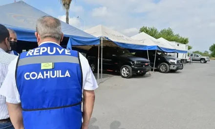 Engañan a ciudadanos en trámites de legalización de autos en Monclova