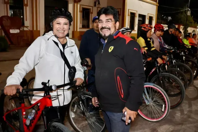 Se suman ciudadanos a ruta de bicicletas en Sabinas