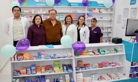 Inauguran nueva farmacia en Sabinas