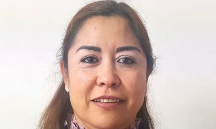 Prepara Banco de Alimentos coronas navideñas en Acuña