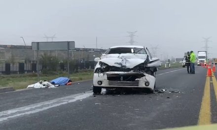 Mujer pierde la vida y hay tres lesionados; fatal accidente en el Libramiento Norponiente