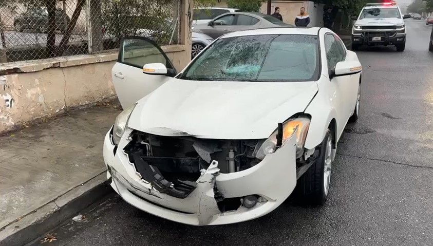 Se pasa alto y ocasiona choque en Saltillo