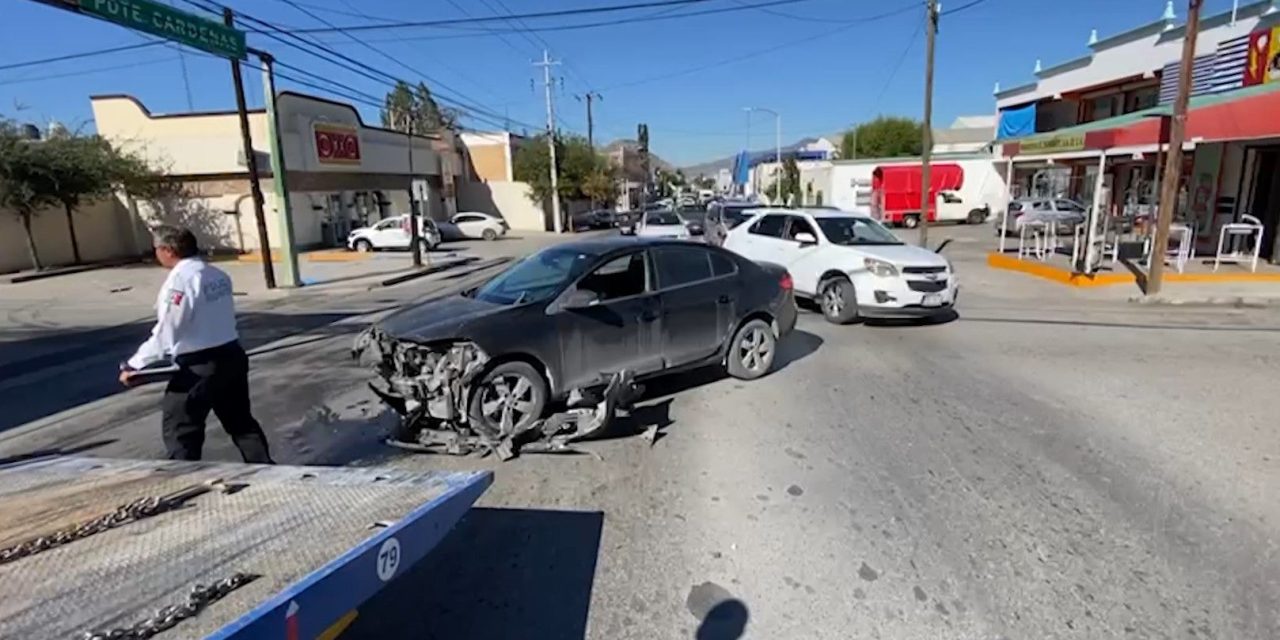 Chocan en Saltillo  y ambos alegan luz verde