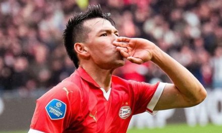 ‘Chucky’ Lozano sigue ‘on fire’ y anota su quinto gol del torneo para mantener al PSV de líder