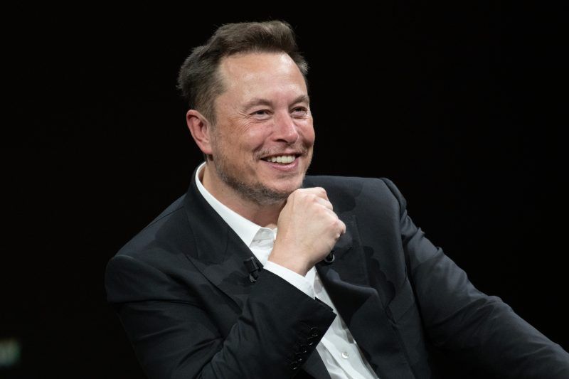 Elon Musk dará internet satelital a México… gana dos mega contratos de CFE