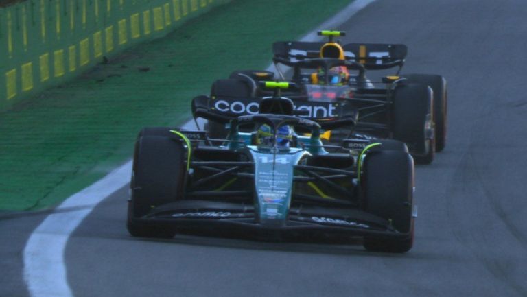 Checo Pérez termina cuarto en el GP de Brasil