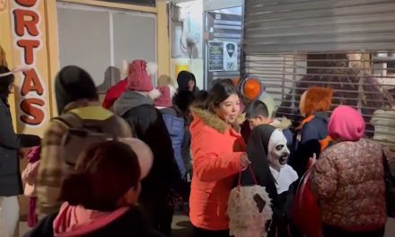 Se vive helado Halloween en Saltillo