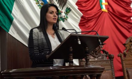 Mujeres, familia y gestoría, banderas de Luz Elena Morales