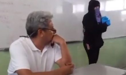 Video: Alumnas del Politécnico golpean a maestro por presunto acoso sexual