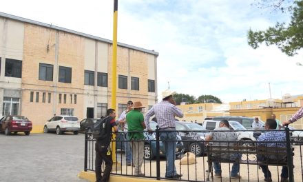 Paro de labores en el comedor de la Narro tras reunión sindical
