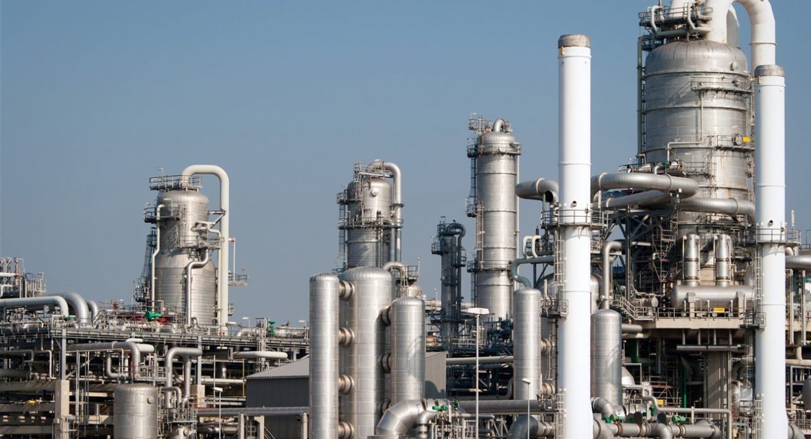 Producción de gasolina cae un 40 por ciento en octubre