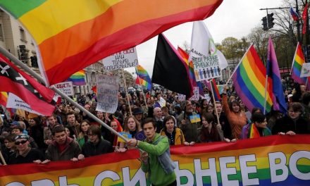 Corte en Rusia prohíbe el movimiento LGBT en el país