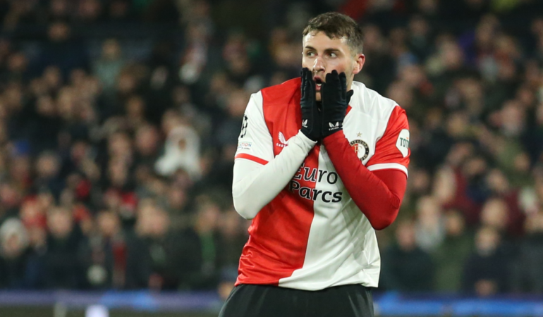 ‘Santi’ Giménez habla tras la derrota y eliminación del Feyenoord de la Champions League