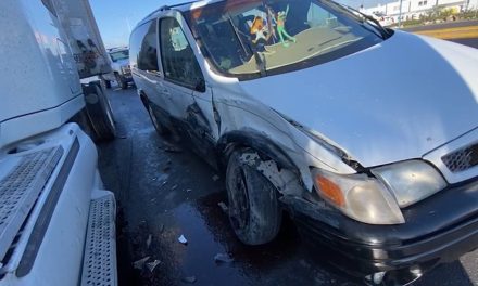 Trailero provoca accidente en Saltillo