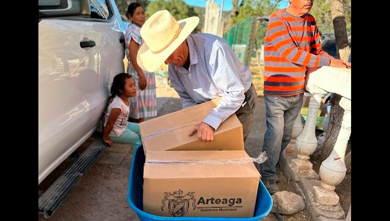 Entrega Arteaga más de 5 mil 600 apoyos alimenticios