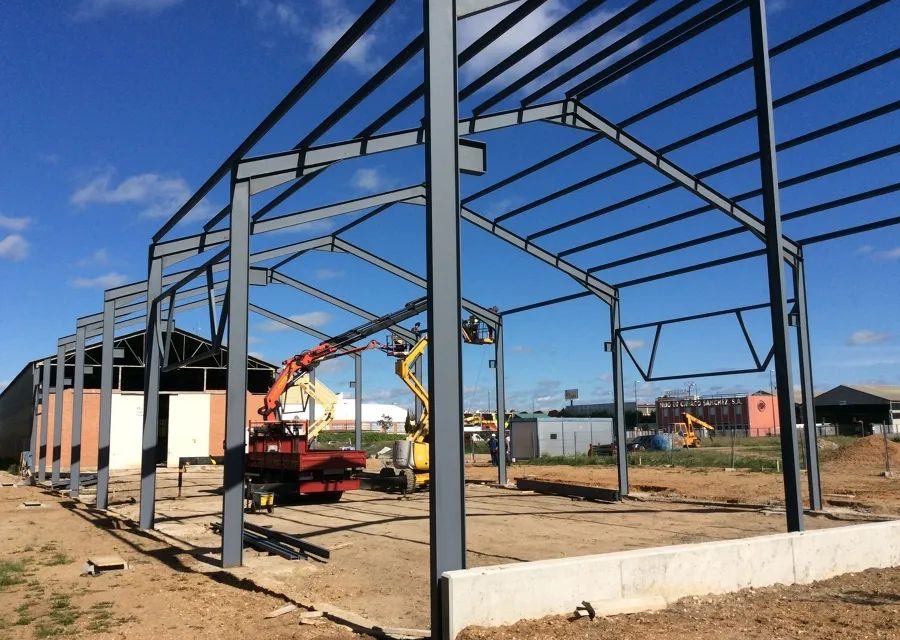 Hay 35 naves industriales en construcción en la región Centro