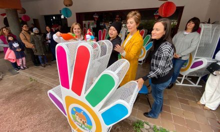 Entregan donativo a favor de menores con cáncer