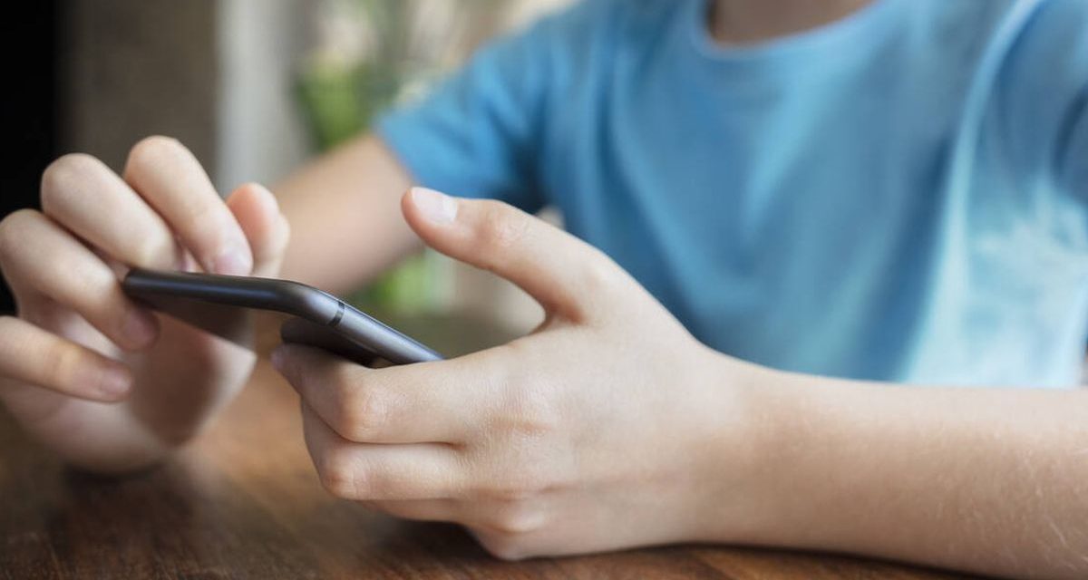 ‘Niños deben conocer los números de emergencia’