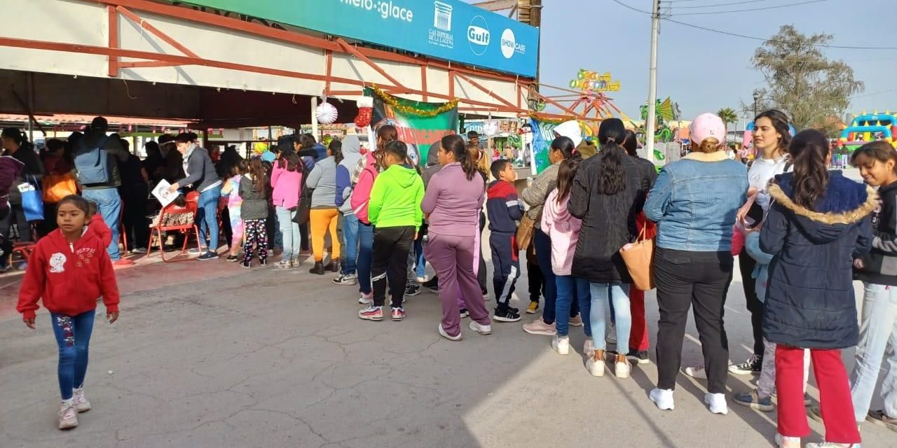 DIF Torreón lleva servicios a usuarios de Cáritas
